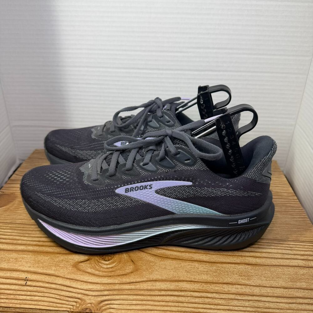 Brooks Ghost 17 Running Shoes Womens Size 9 Wide (D) Grey Sneakers Athletic Gym